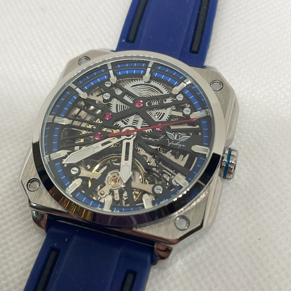 Men’s Silver Skeleton Mechanical Watch - Picture 2 of 9